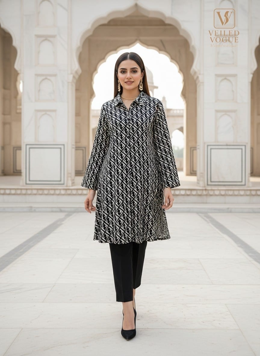 Black geometric patterns collar shirt - Image 1
