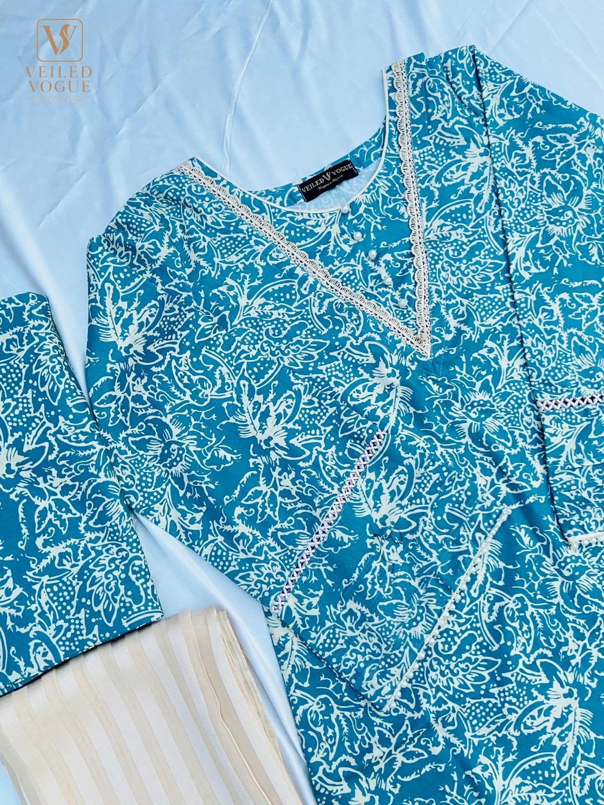Falgun 3 piece collection with Pakistani Cut - Image 4