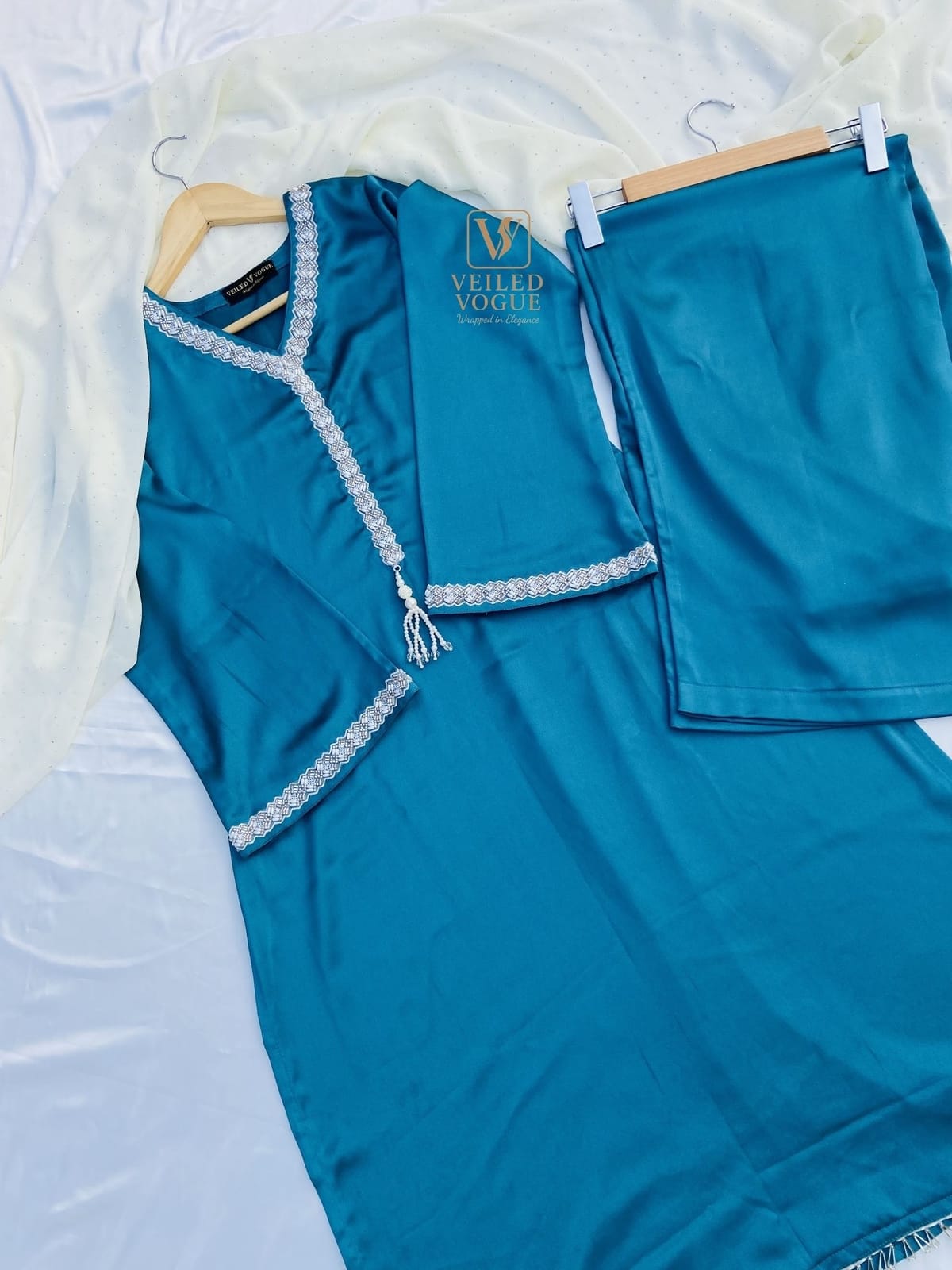 Torey Premium Royal Crepe Silk Pakistani Cut Karchupi Lace Work 3 pcs - Image 4