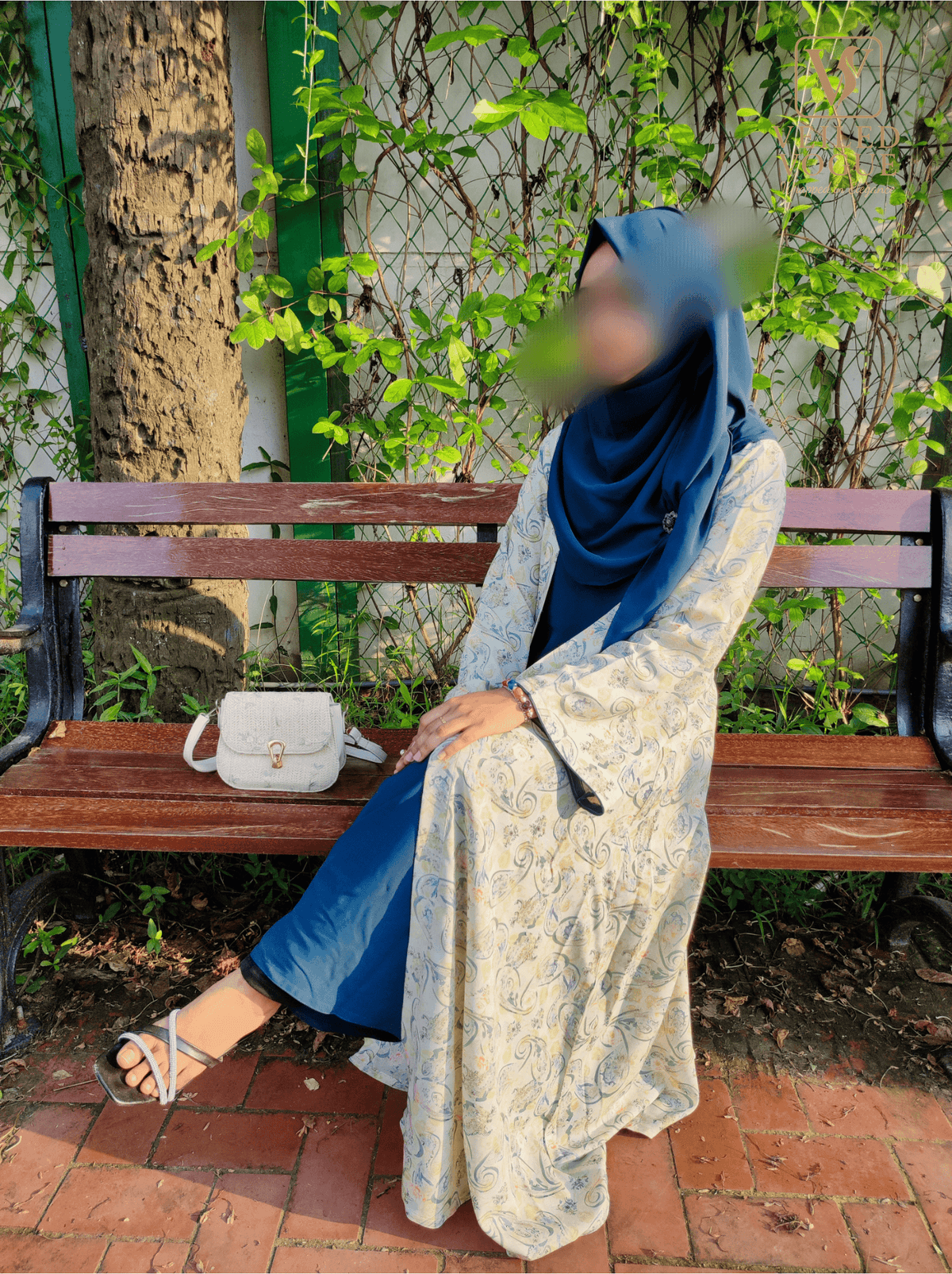 First Modestern Shrug With Inner and Hijab Set - Image 2